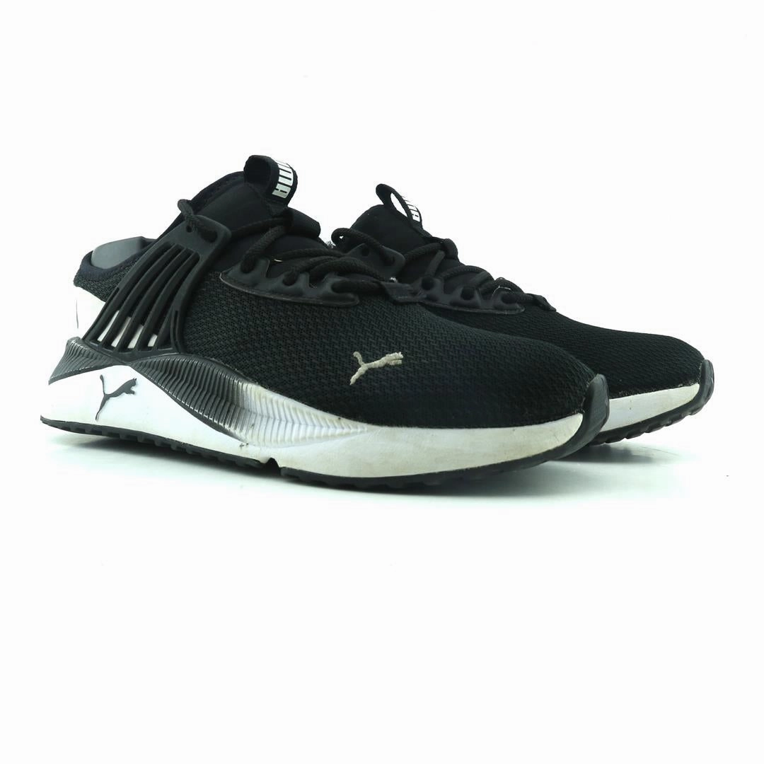PUMA PACER FUTURE CLASSIC Puma signature shoe pictures