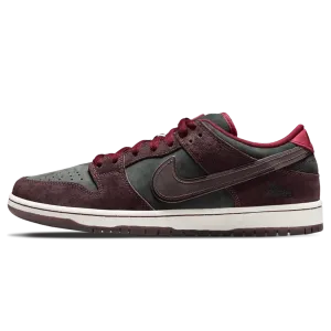 RIOT Skateshop x Nike Dunk SB Low 'Mahogany Dark Beetroot' Nike Dunk casual shoes with iconic low-top shape