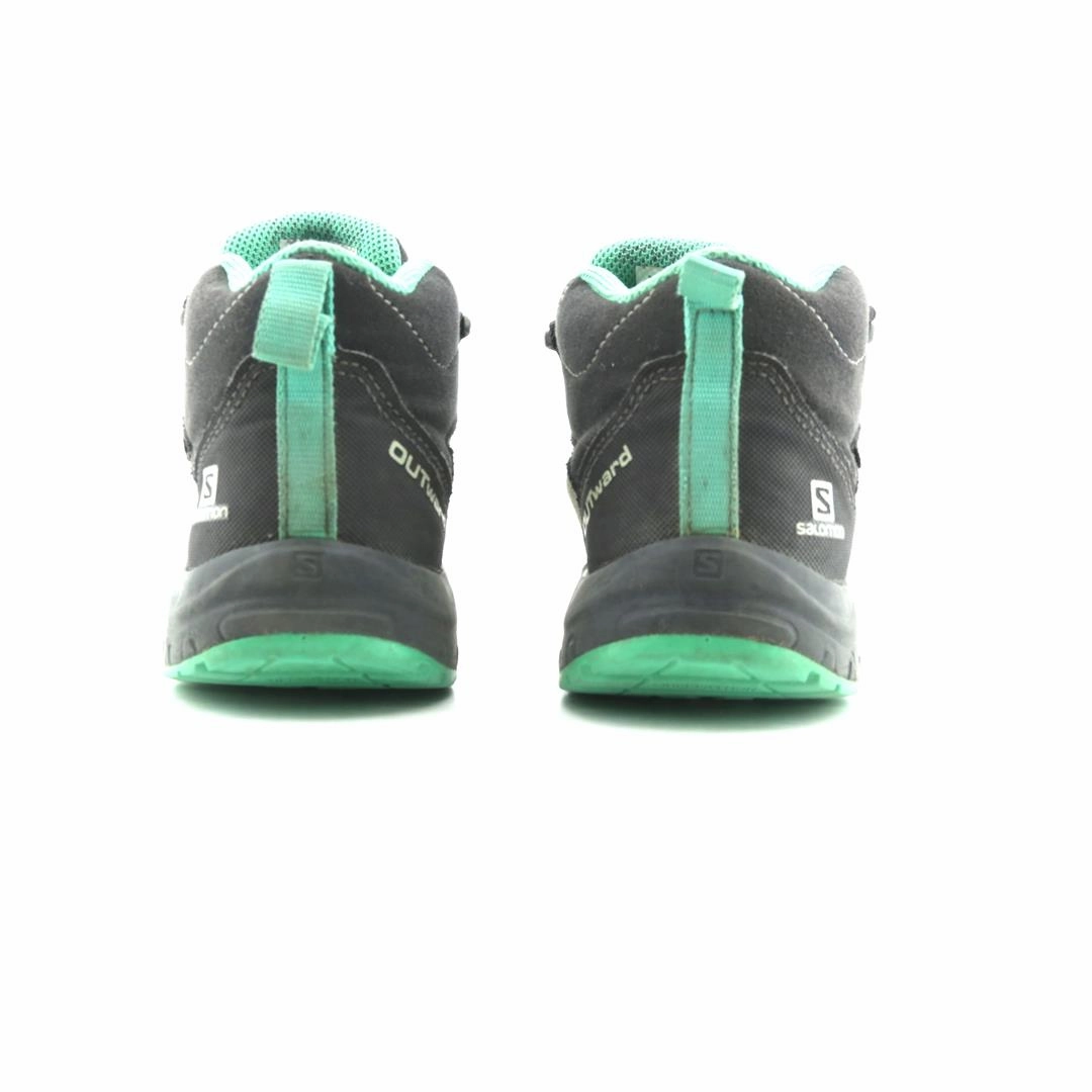 SALOMON  OUTWARD CSWP Salomon high-performance outdoor shoes