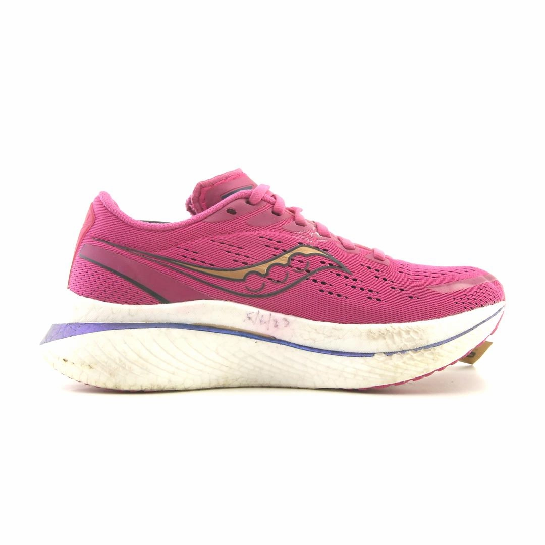 SAUCONY ENDHORPHIN SPEED 3 Saucony casual footwear looks