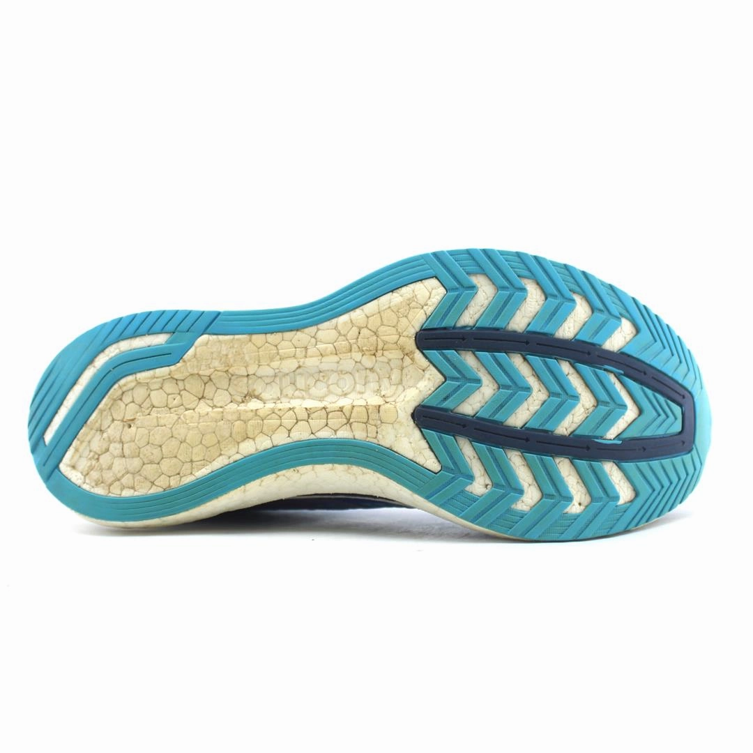 SAUCONY ENDORPHIN SPEED 2 Saucony casual footwear looks
