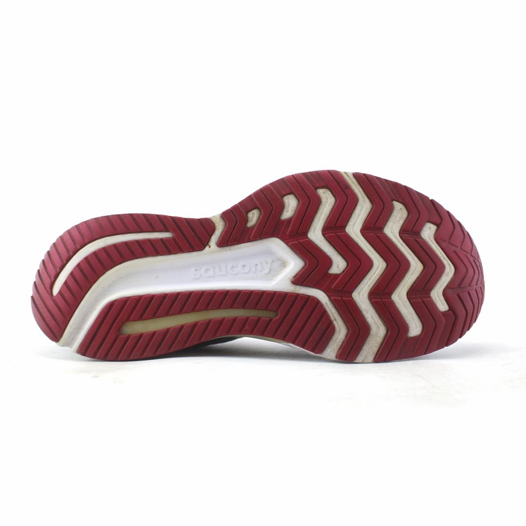 SAUCONY GUIDE 13 Saucony casual footwear looks