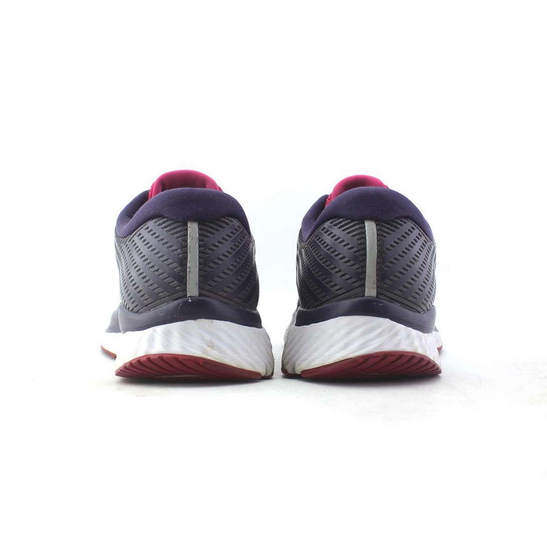 SAUCONY GUIDE 13 Saucony casual footwear looks