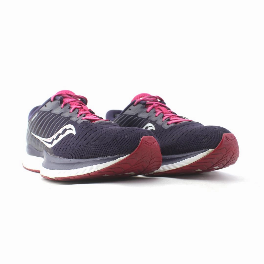 SAUCONY GUIDE 13 Saucony casual footwear looks