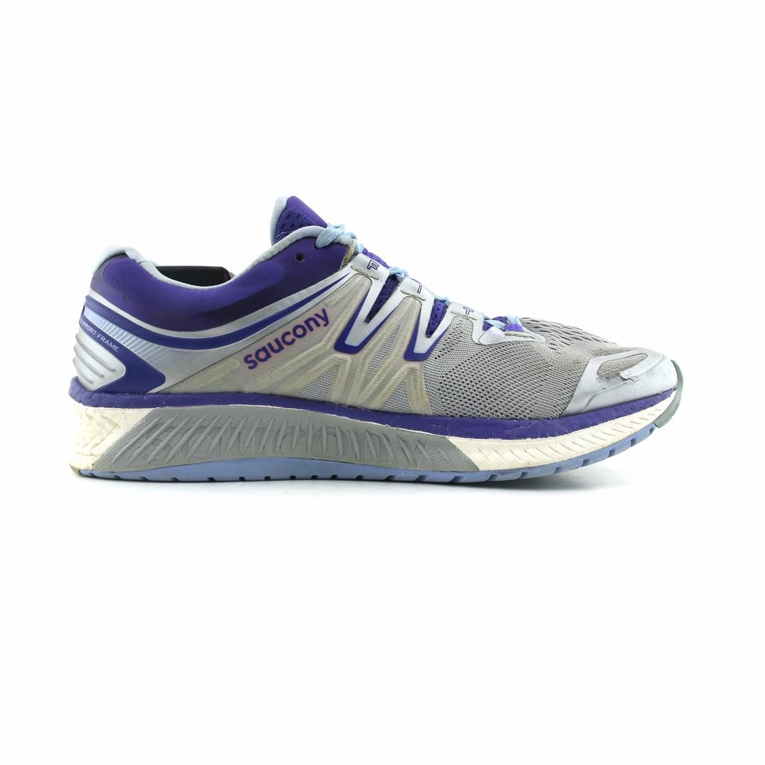 SAUCONY HURRICANE ISO 4 Saucony casual footwear looks