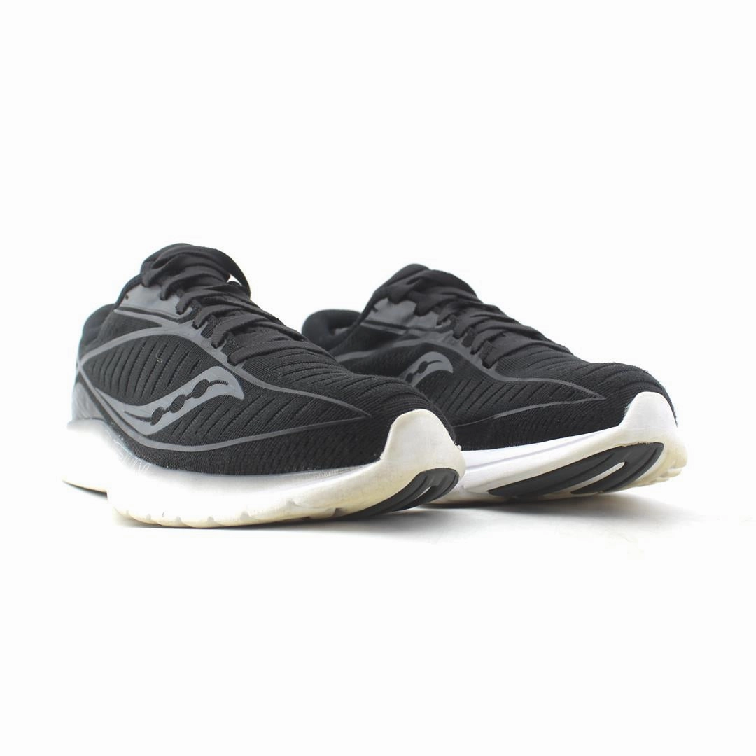 SAUCONY KINVARA 10 Saucony casual footwear looks