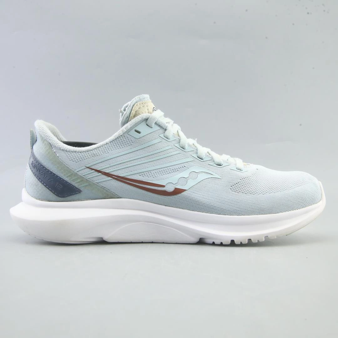 SAUCONY KINVARA 12 Saucony casual footwear looks