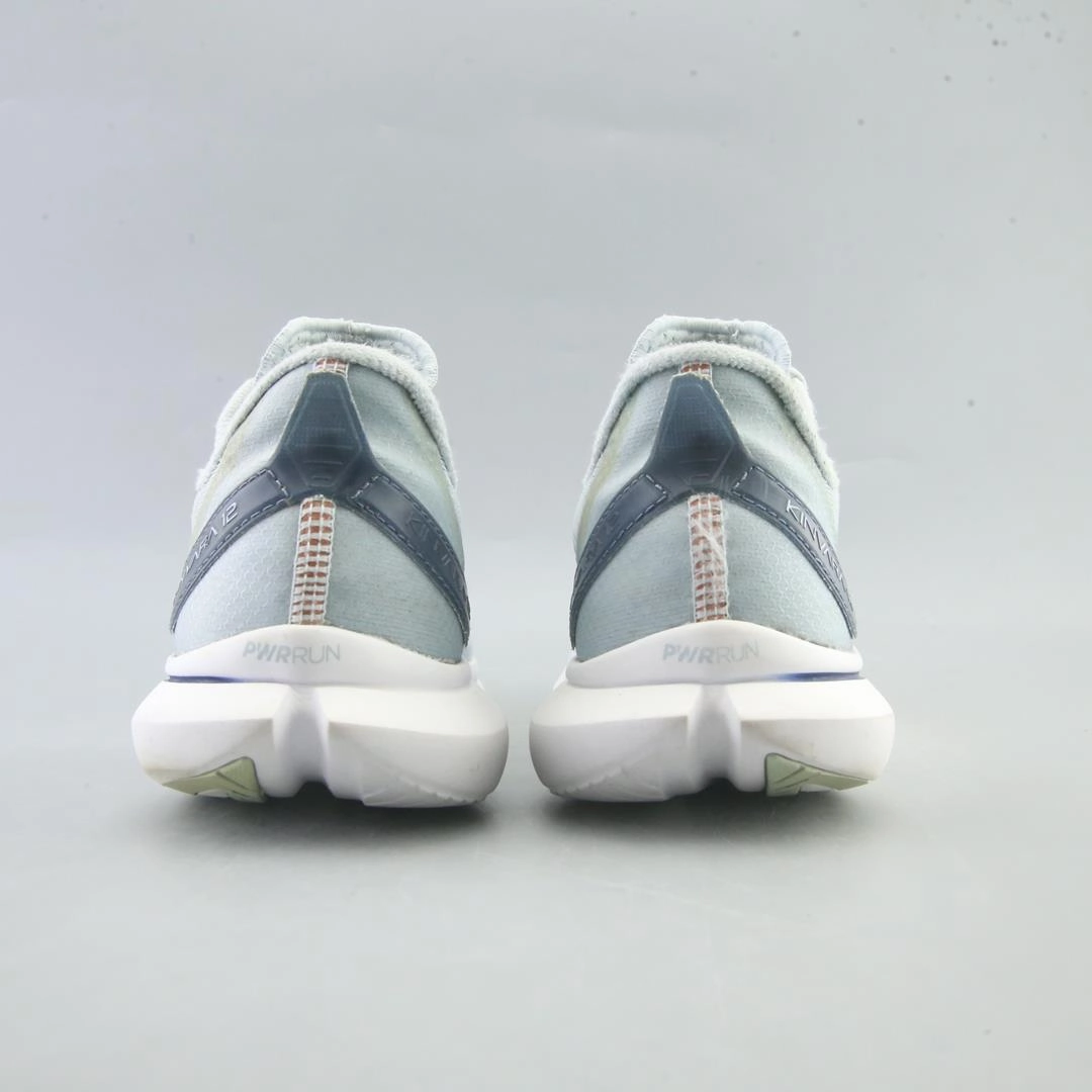 SAUCONY KINVARA 12 Saucony casual footwear looks