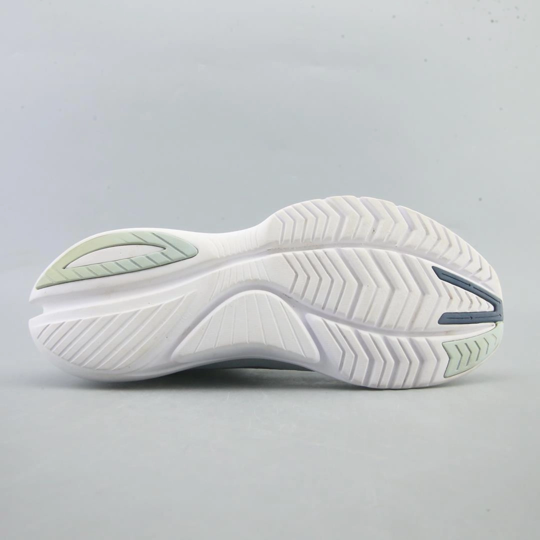 SAUCONY KINVARA 12 Saucony casual footwear looks