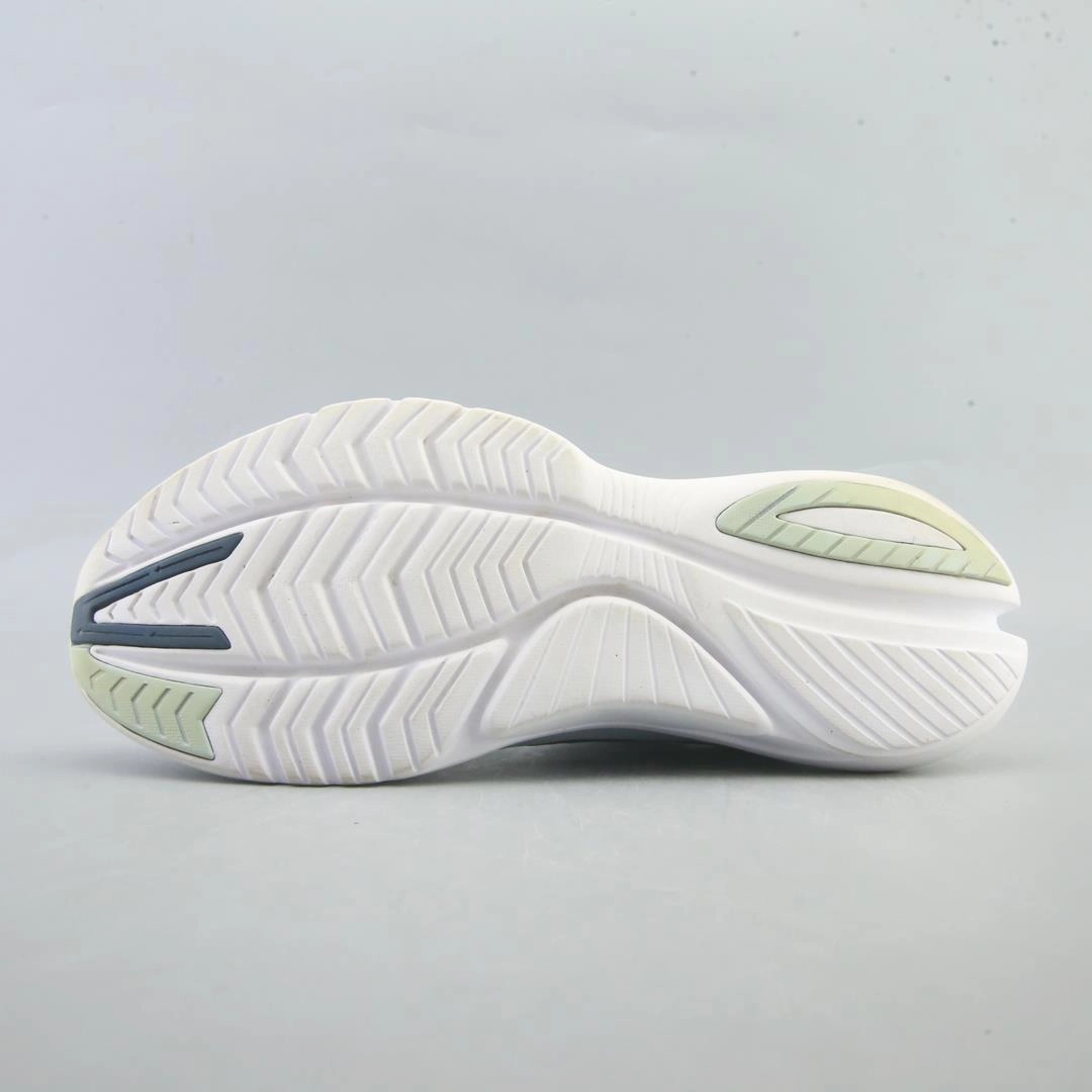 SAUCONY KINVARA 12 Saucony casual footwear looks