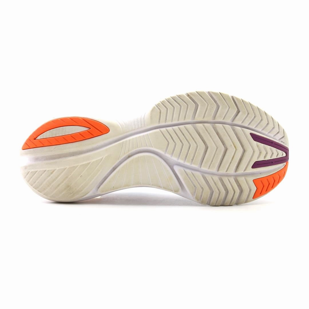 SAUCONY KINVARA 12 Saucony casual footwear looks