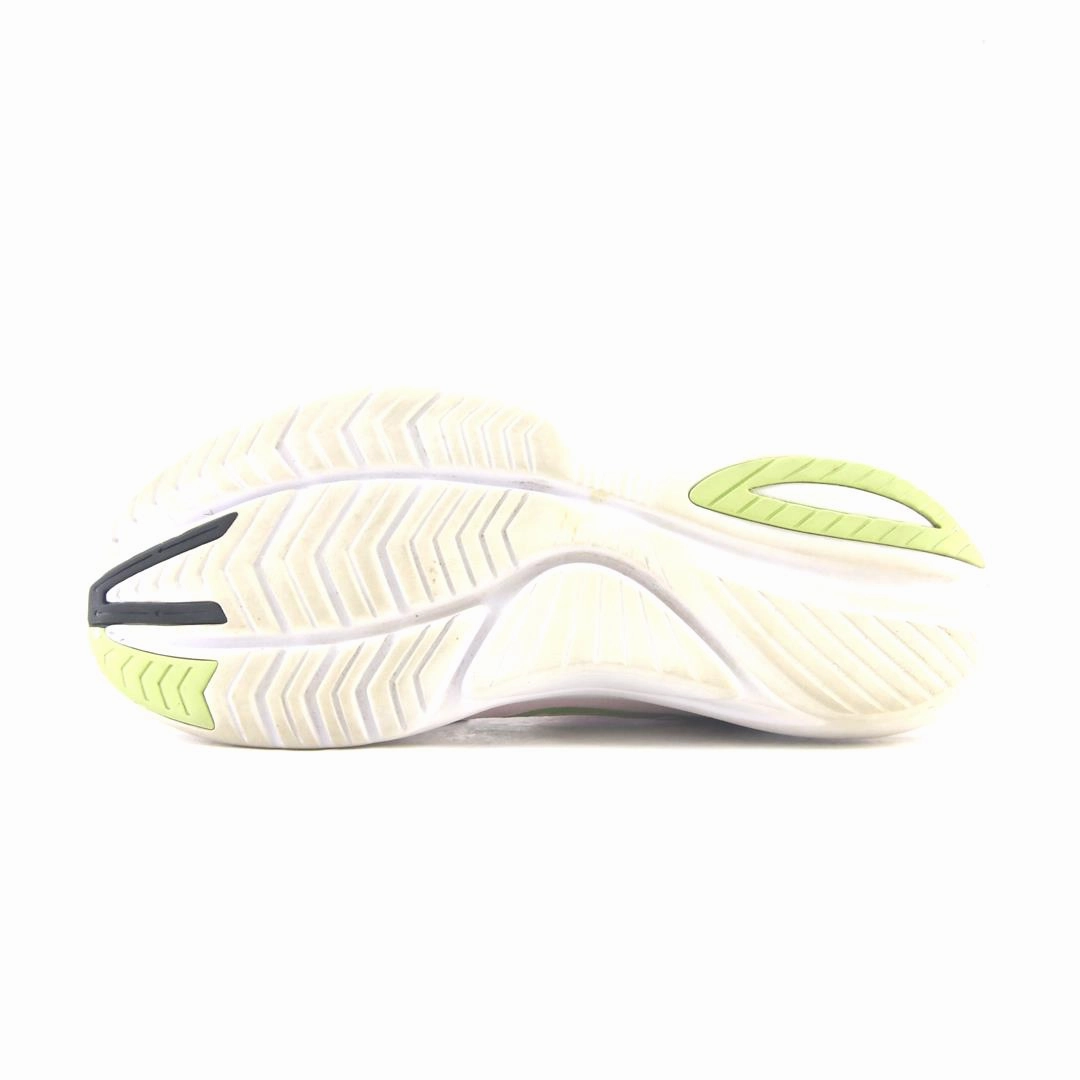 SAUCONY KINVARA 12 Saucony sport shoe imagery