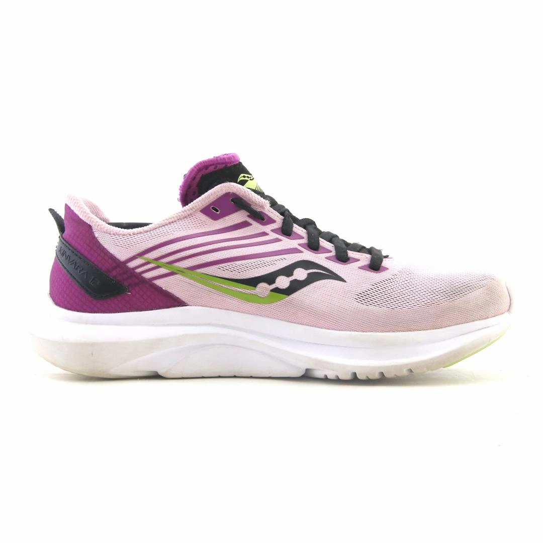 SAUCONY KINVARA 12 Saucony sport shoe imagery