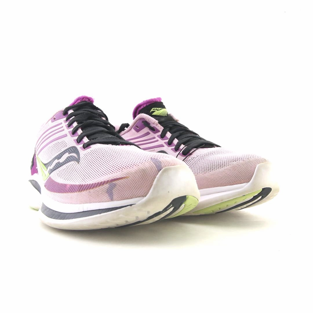 SAUCONY KINVARA 12 Saucony sport shoe imagery