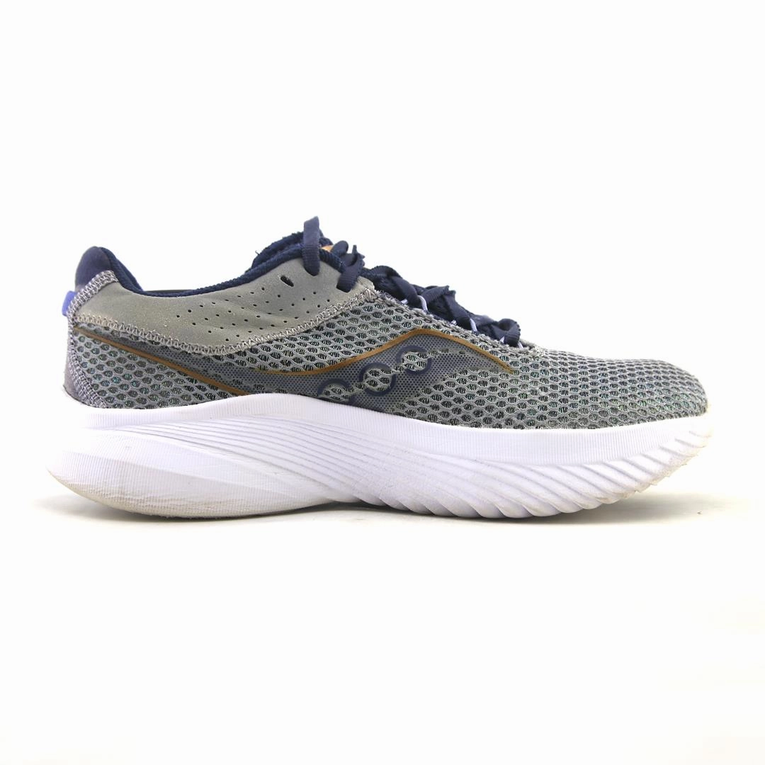 SAUCONY KINVARA 14 Saucony casual footwear looks
