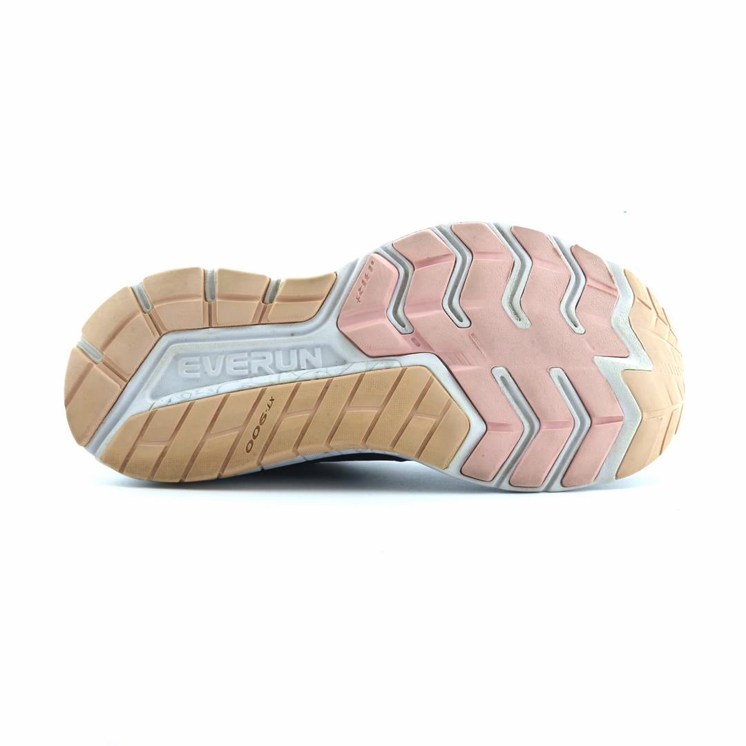 SAUCONY OMNI ISO Saucony sport shoe imagery