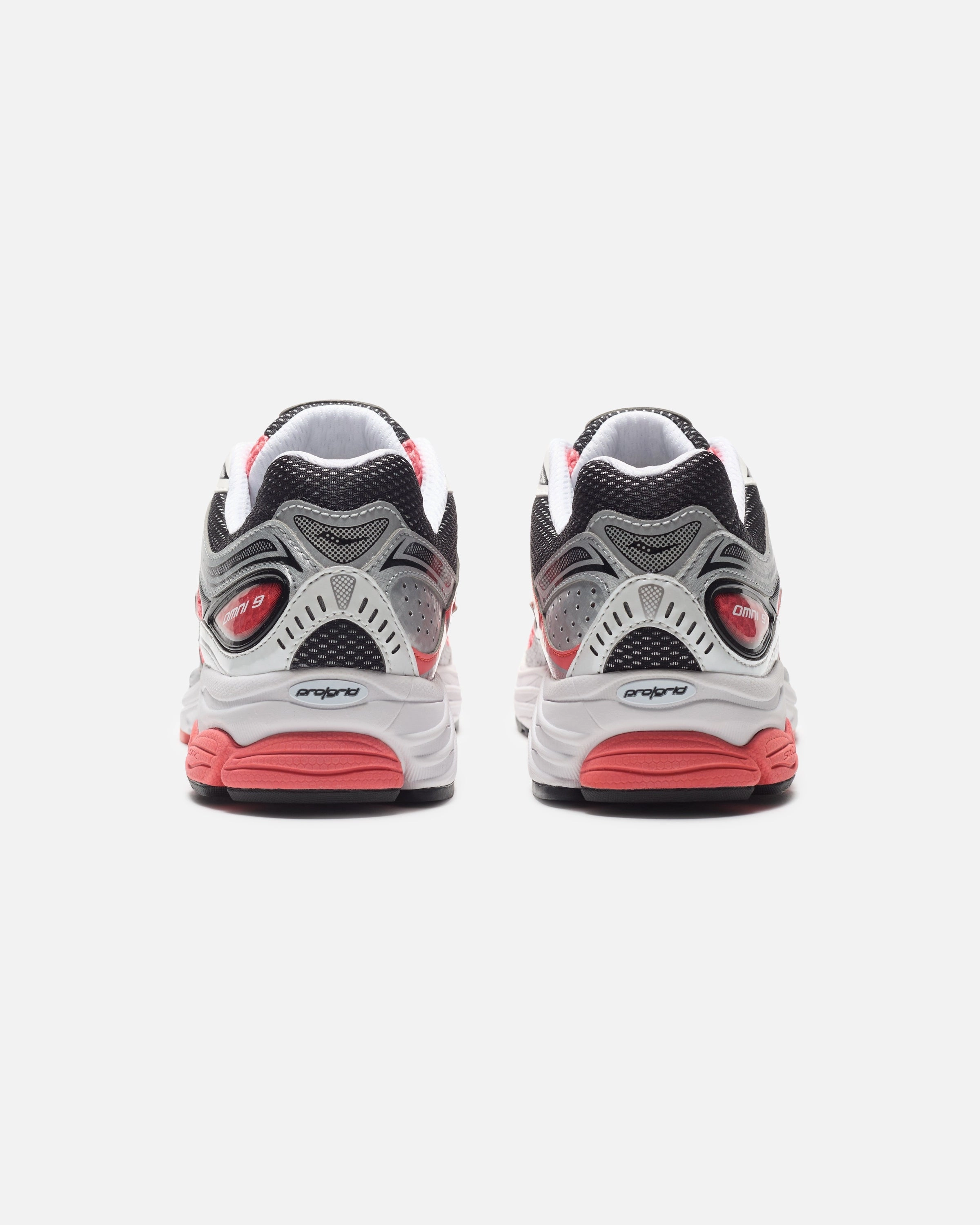 SAUCONY PROGRID OMNI 9 - SILVER/ CORAL Saucony Performance Picks