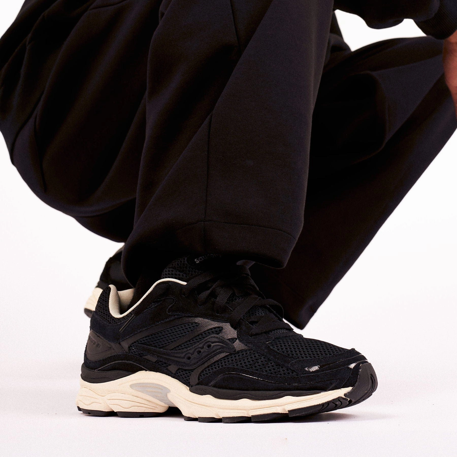 Saucony ProGrid Omni 9 Premium 'Black Cream' Saucony Sport Range