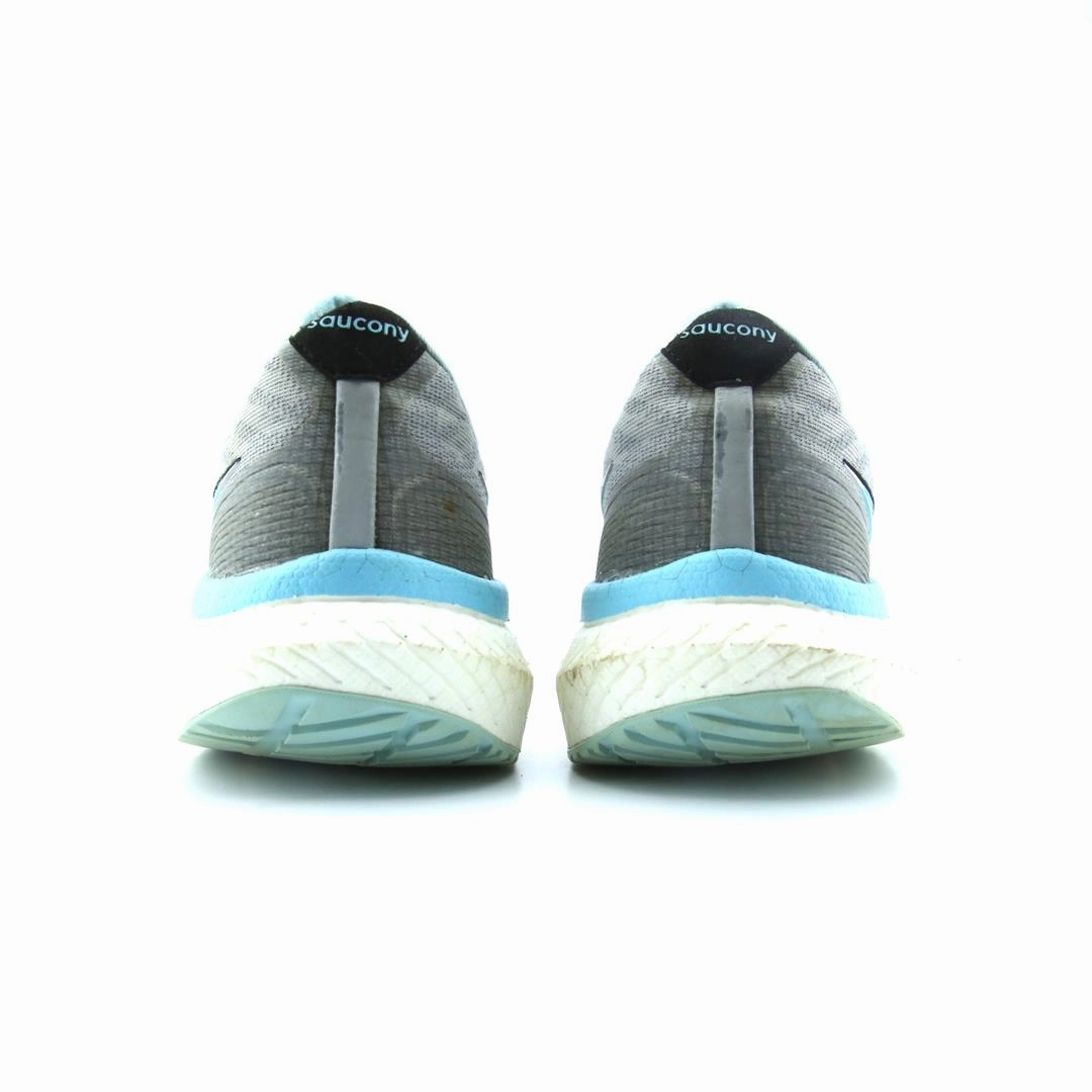 SAUCONY TRIUMPH 19 Saucony sport shoe imagery