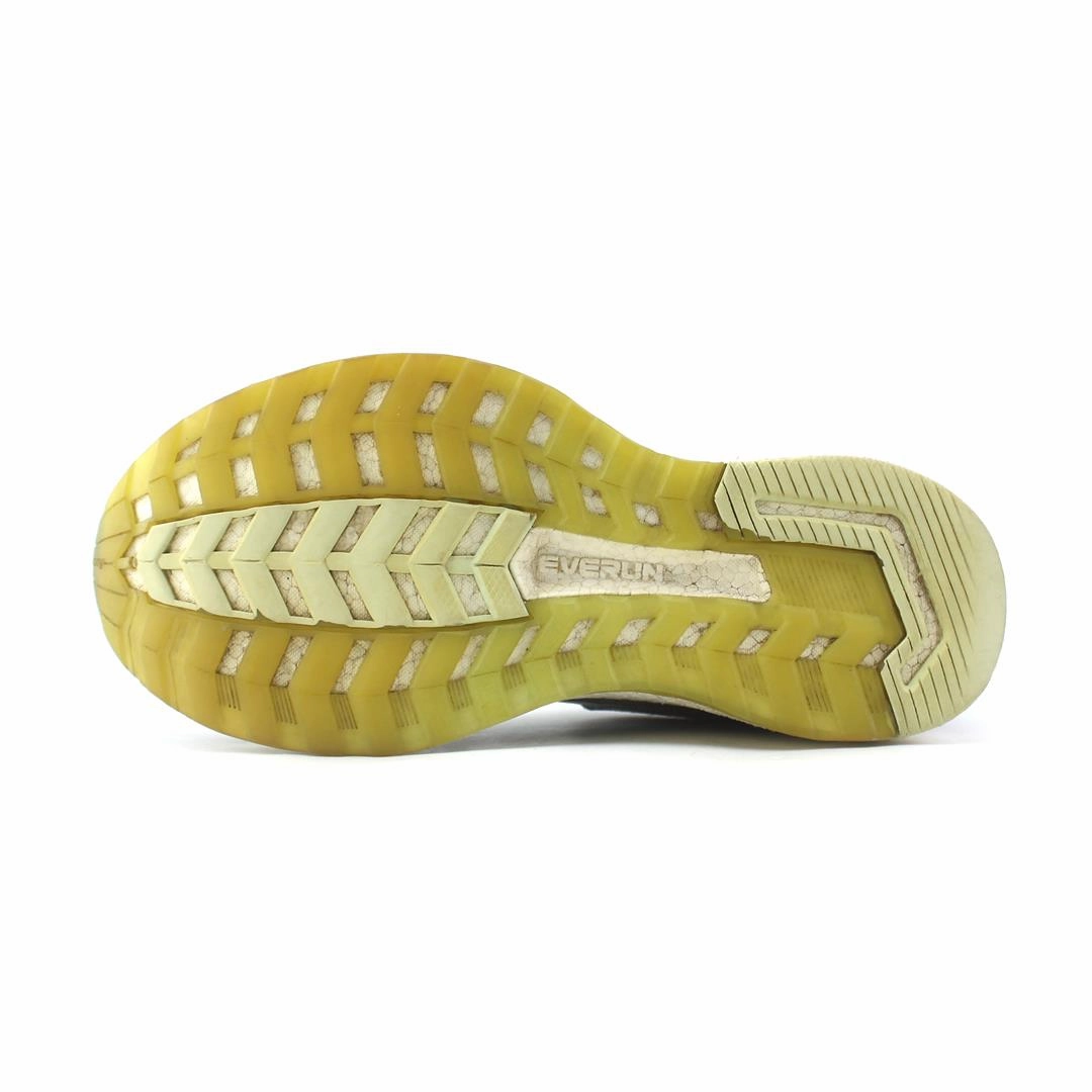 SAUCONY TRIUMPH ISO 5 Saucony casual footwear looks