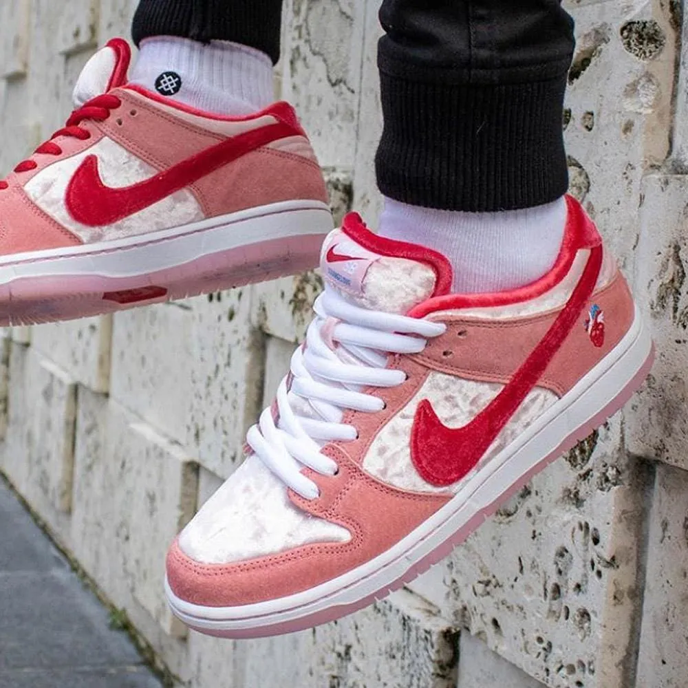 StrangeLove x Nike Dunk Low SB 'Valentine's Day' Nike Dunk stylish shoes