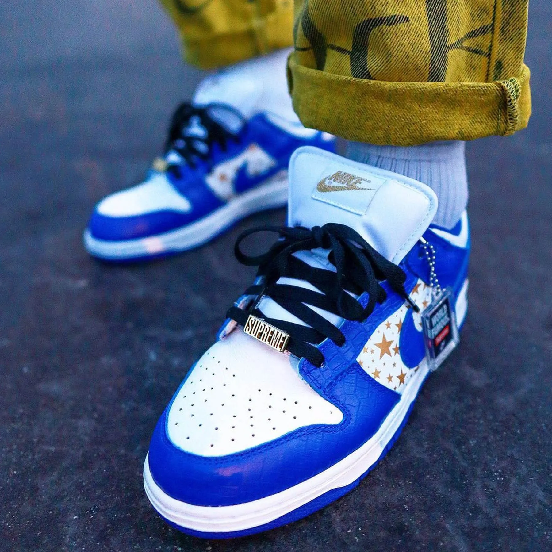 Supreme x Nike Dunk Low OG SB QS 'Hyper Royal' Nike Dunk stylish shoes