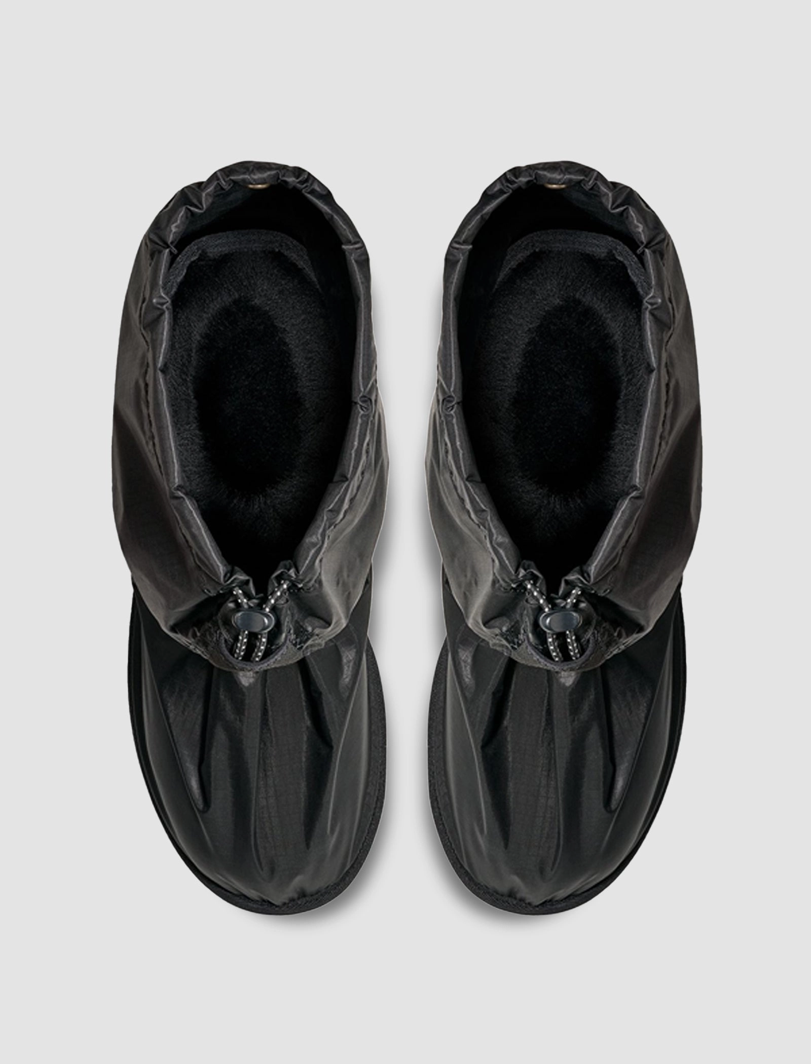 UGG X REESE COOPER CLASSIC MINI "BLACK/BLACK" Ugg Signature Range