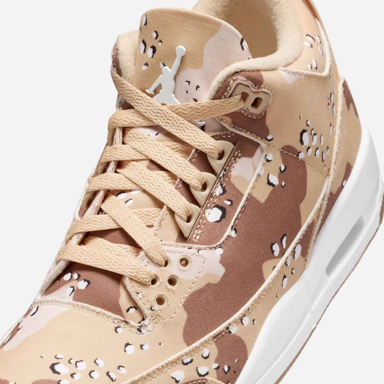 Wmns Air Jordan 3 Retro Tex Classic basketball silhouette
