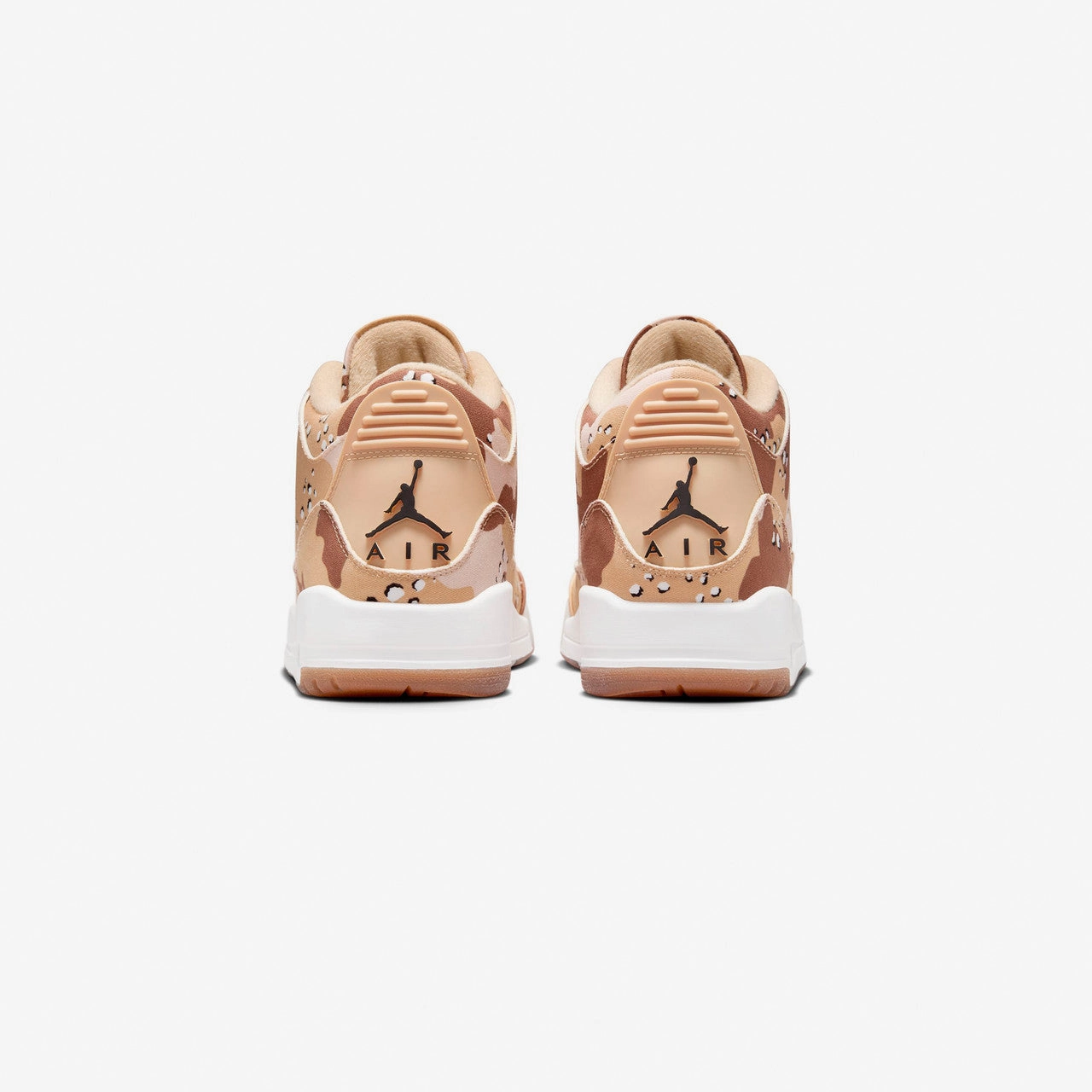 Wmns Air Jordan 3 Retro Tex Classic basketball silhouette