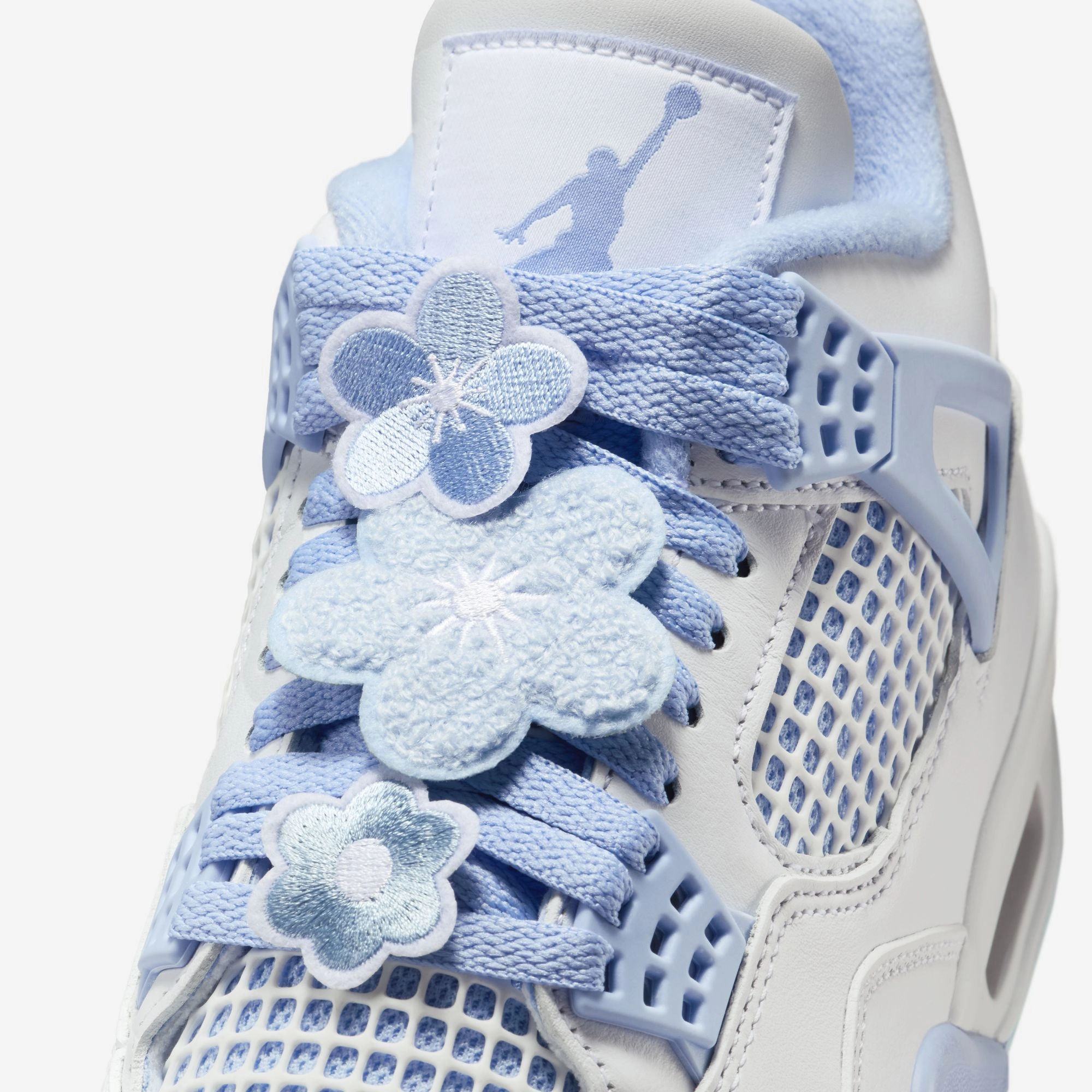 Wmns Air Jordan 4 Retro Signature basketball sneakers