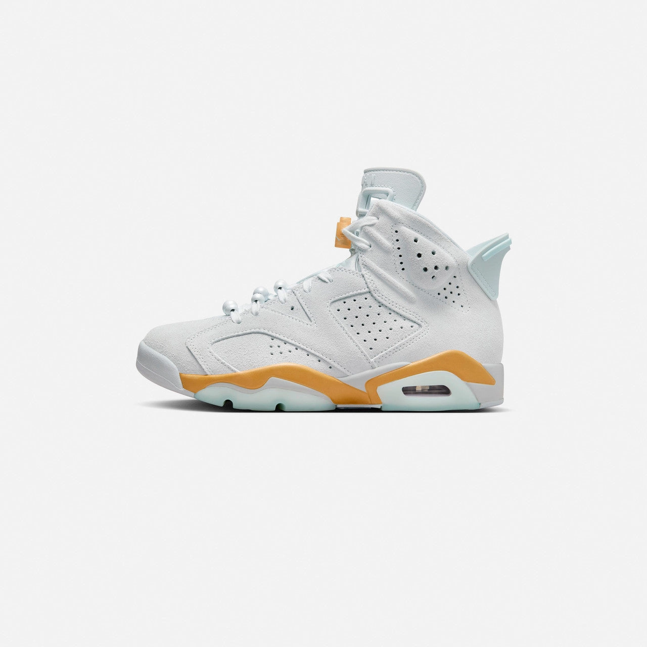 Wmns Air Jordan 6 Retro Classic basketball silhouette
