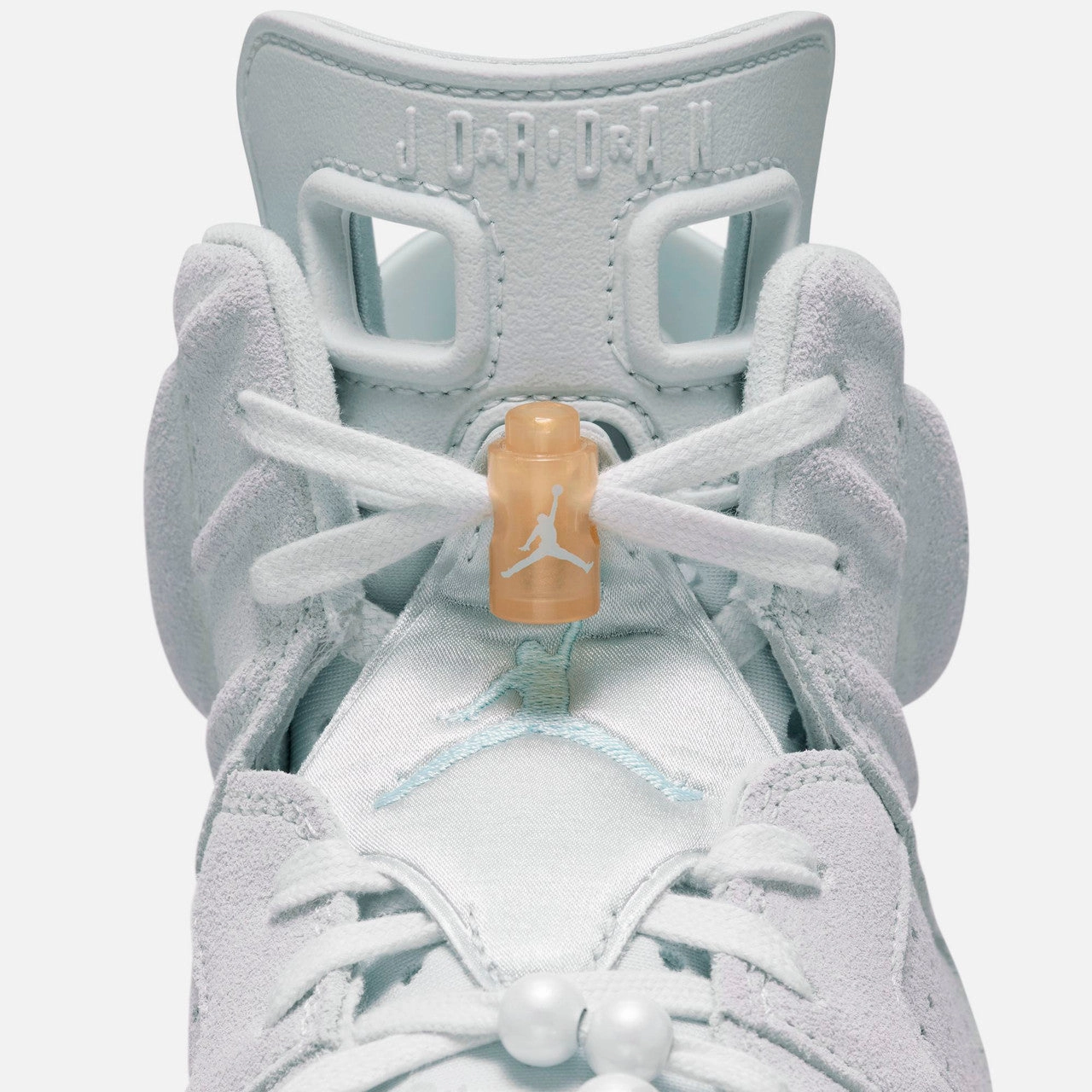 Wmns Air Jordan 6 Retro Classic basketball silhouette