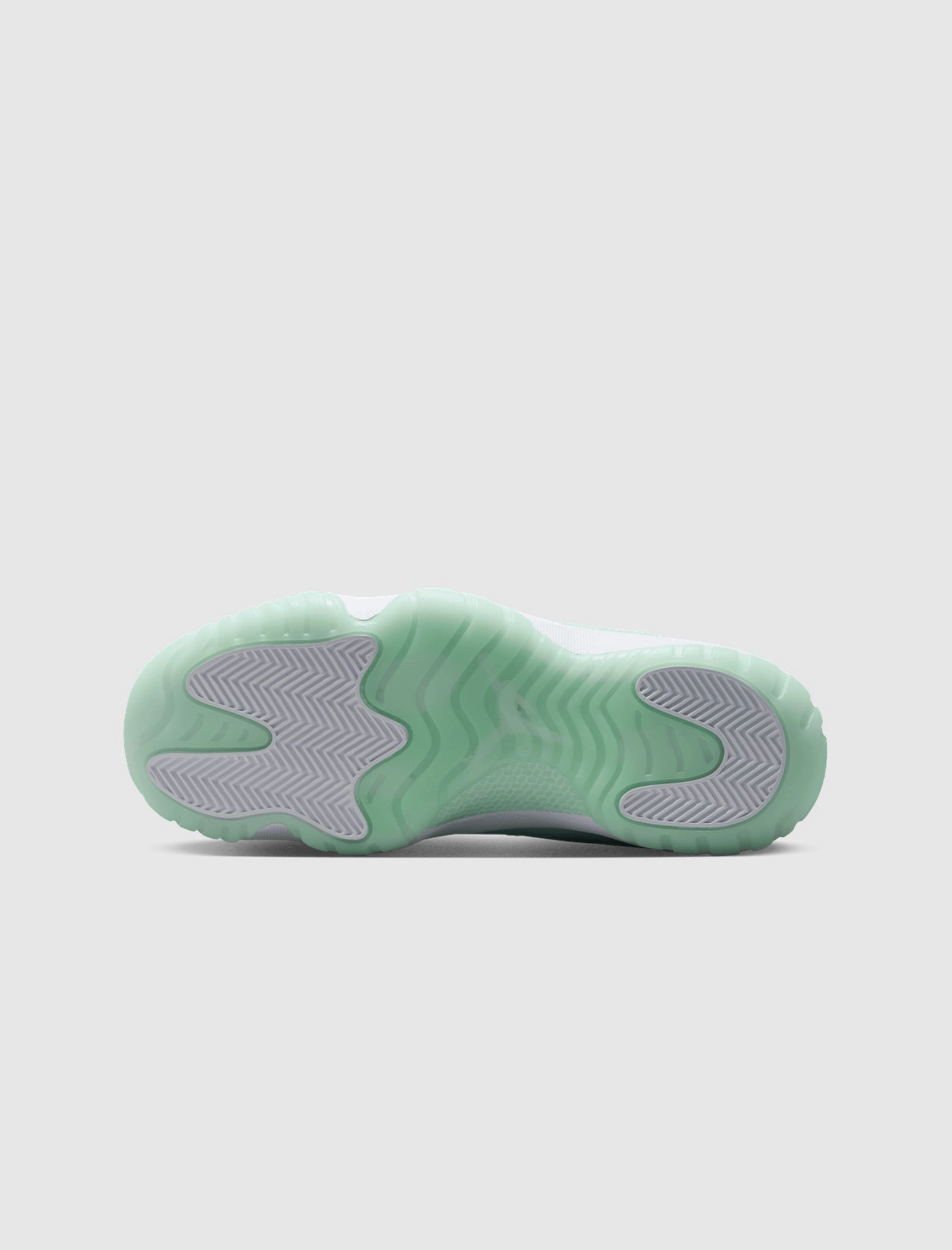 WOMEN'S AIR JORDAN 11 RETRO "IGLOO" Retro basketball lifestyle shoes