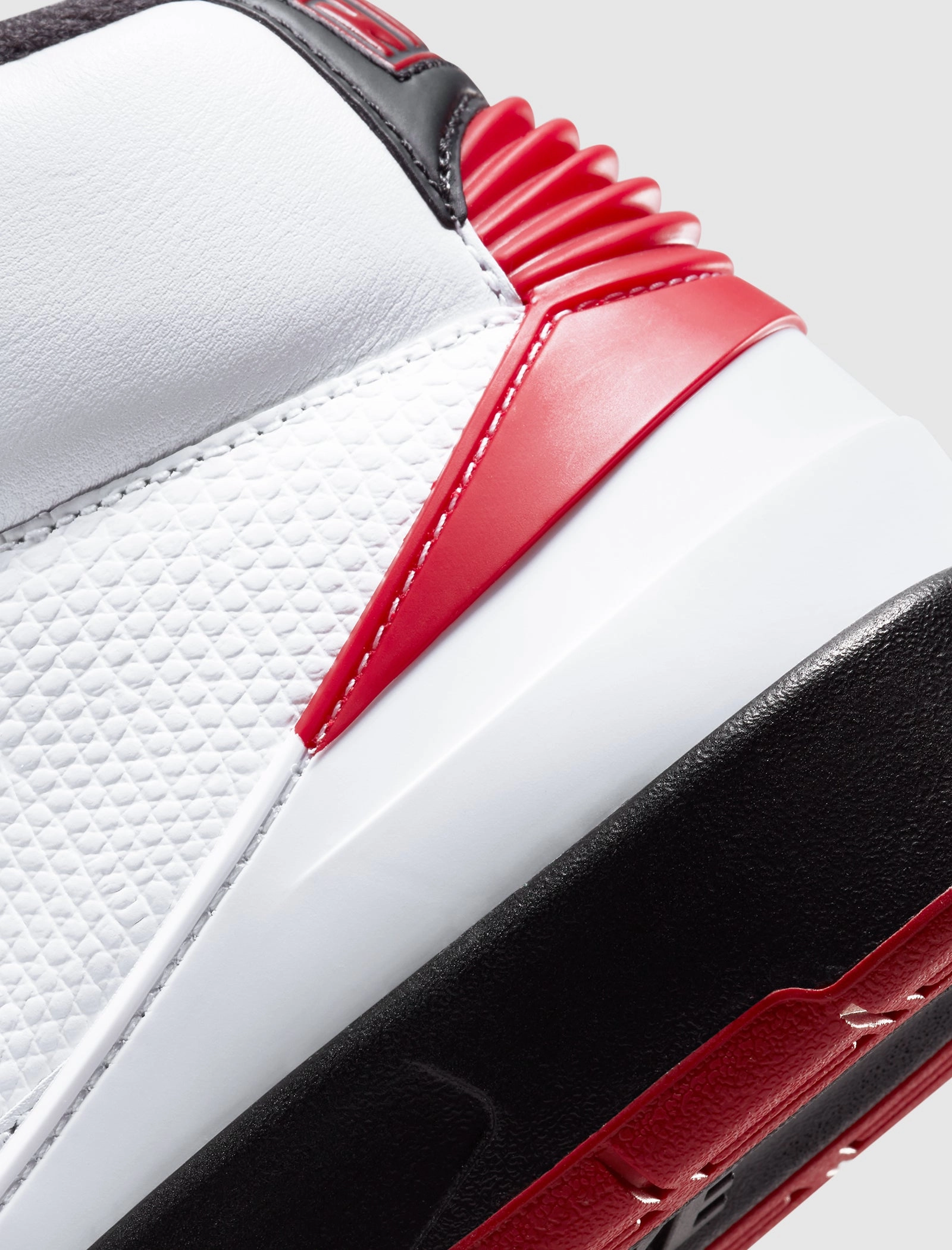 WOMEN'S AIR JORDAN 2 RETRO "CHICAGO" Retro basketball lifestyle shoes