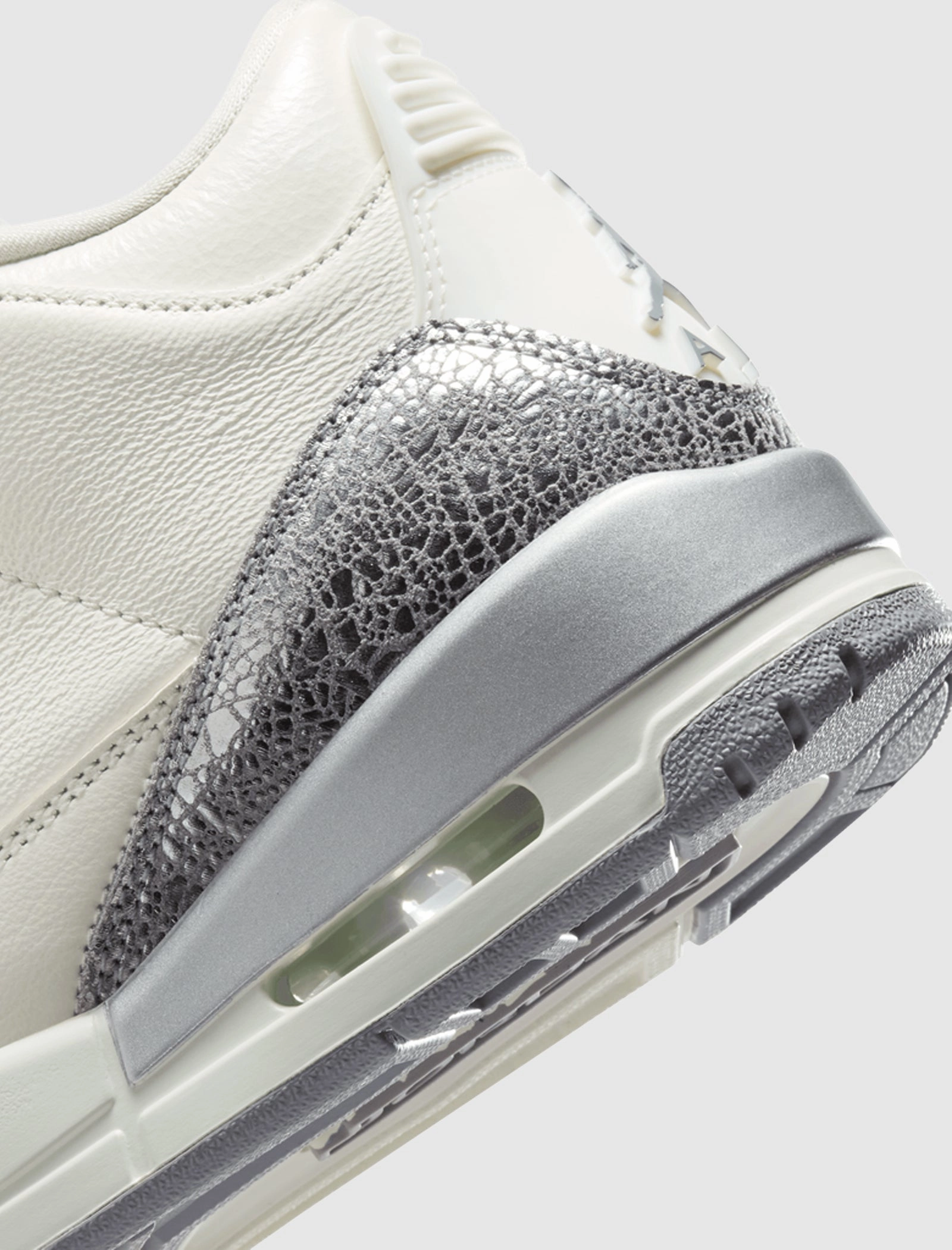 WOMEN'S AIR JORDAN 3 RETRO "CEMENT GREY" Retro basketball lifestyle shoes