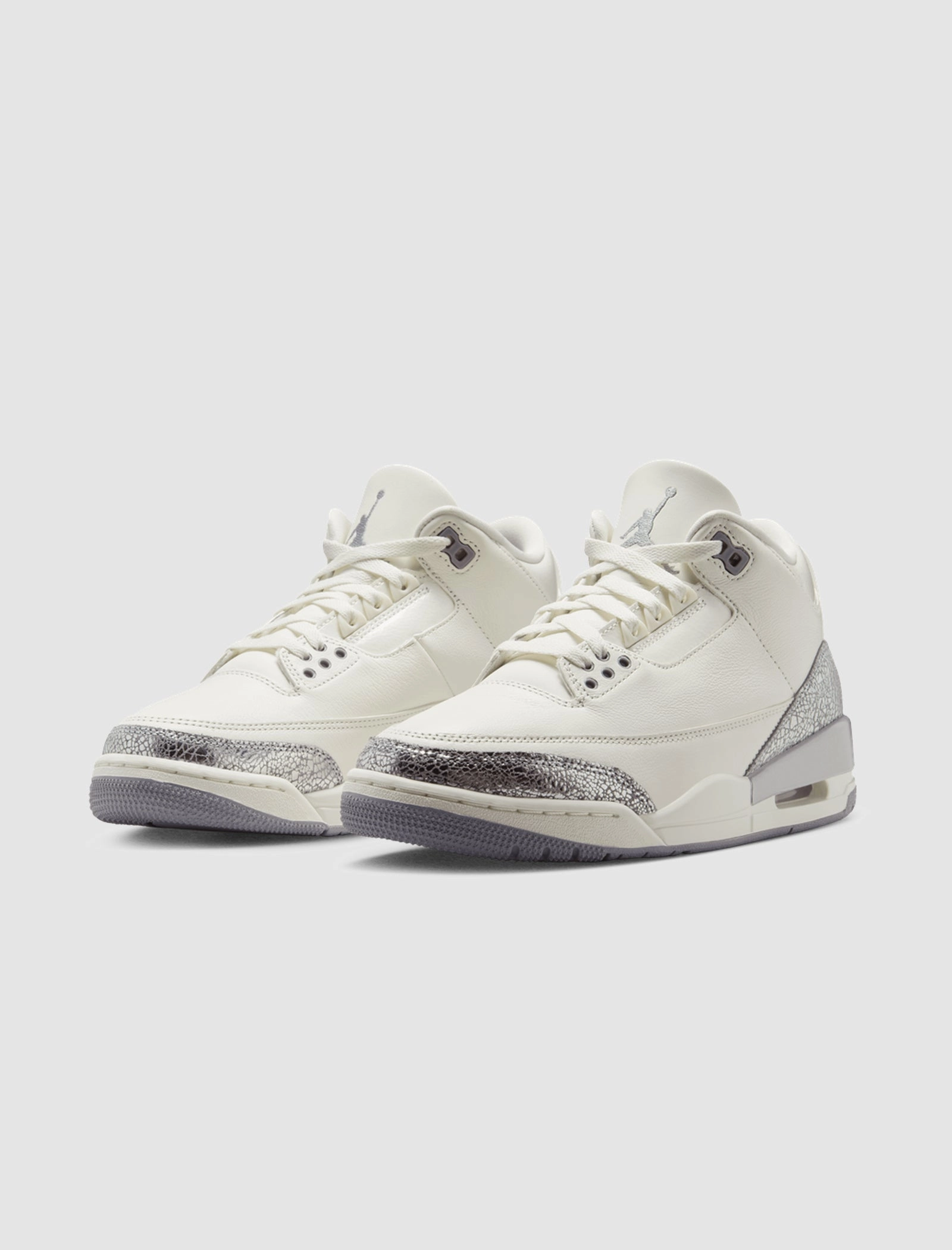 WOMEN'S AIR JORDAN 3 RETRO "CEMENT GREY" Retro basketball lifestyle shoes