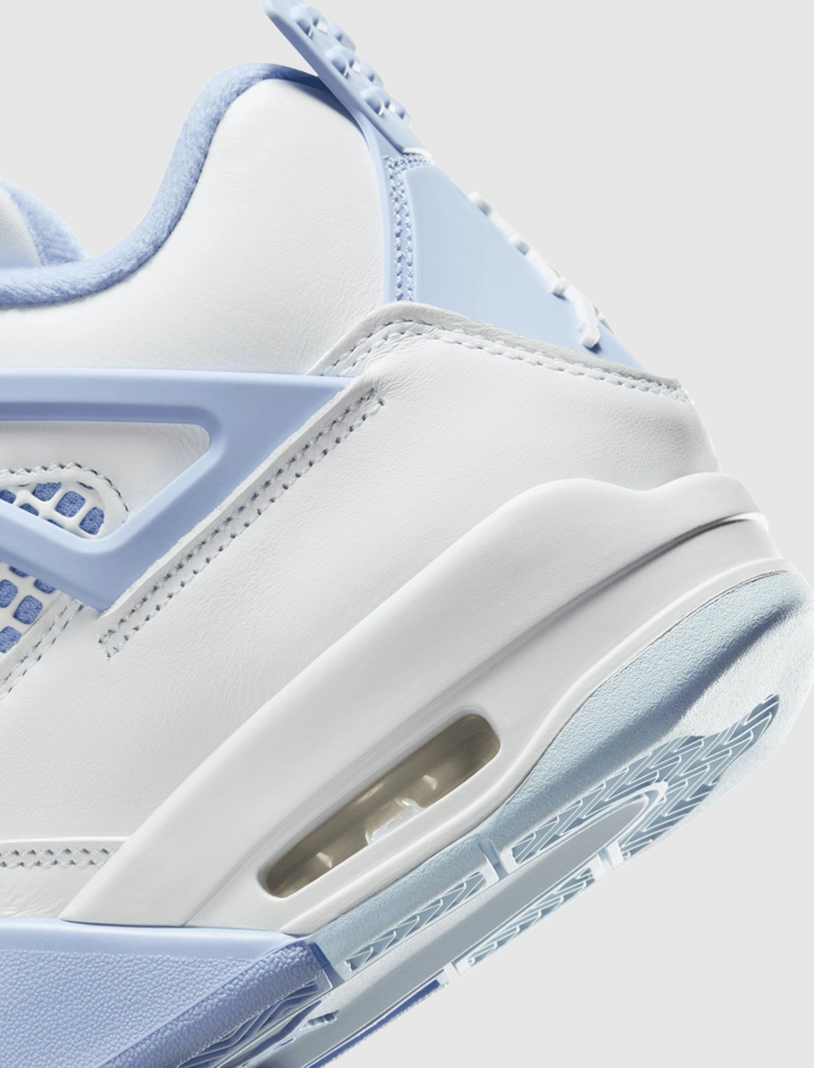 WOMEN'S AIR JORDAN 4 RETRO "ALUMINUM" Retro basketball lifestyle shoes