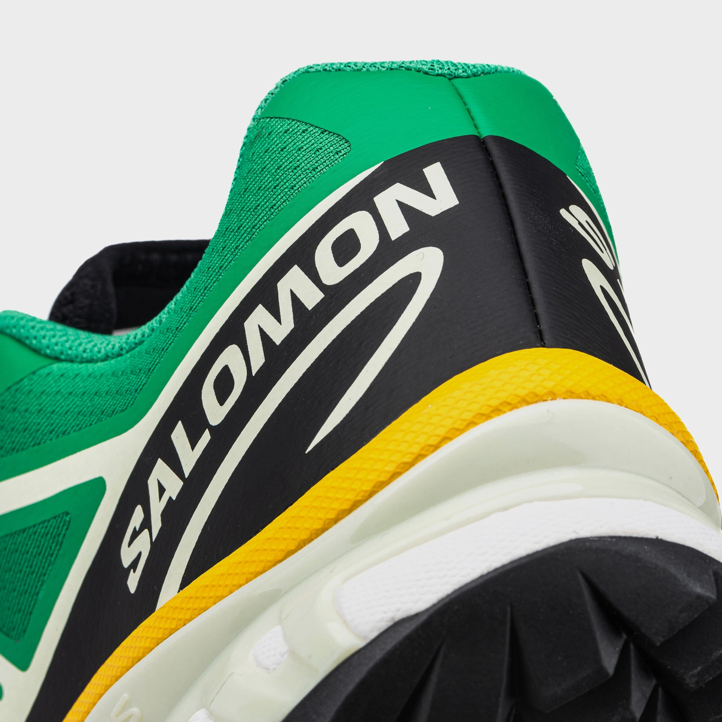 XT-6 Bright Green Mens Running Shoes (Bright Green) Salomon Performance Line